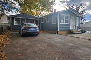 39 Chaplin St, Pawtucket, RI 02861 - Photo 4