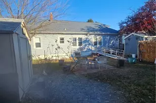 25 Fairview St, Providence, RI 02908 - Photo 2