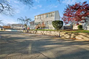 41 Wuddall Ave, Warwick, RI 02889 - Photo 2