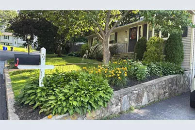 71 Steven Drive, West Warwick, RI 02893 - Photo 2