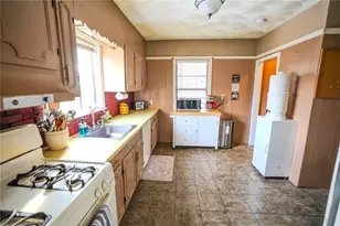 28 Sylvan Ave, Cranston, RI 02905 - Photo 10