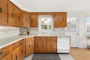 46 Arrowhead Dr, Tiverton, RI 02878 - Photo 12