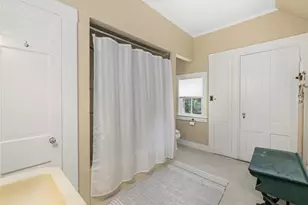 10 Casey Ct, Newport, RI 02840 - Photo 10