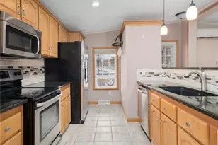 3 Blackbird St, Tiverton, RI 02878 - Photo 10