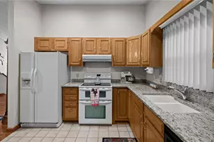 3 Betsy Dr, Bristol, RI 02809 - Photo 4