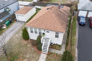 33 Hargraves St, Warwick, RI 02889 - Photo 2