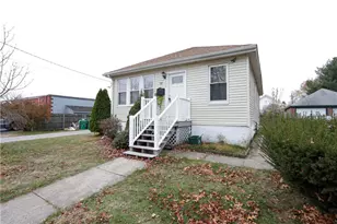 33 Hargraves St, Warwick, RI 02889 - Photo 14