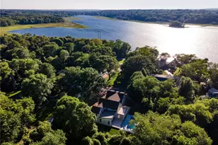 19 Castle Rd, Narragansett, RI 02882 - Photo 4