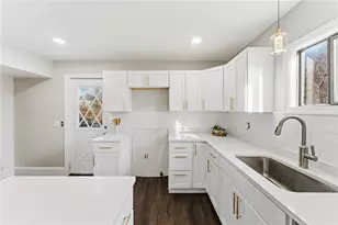 10 Woburn St, Cranston, RI 02910 - Photo 10