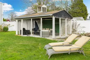 38 Collins St, Bristol, RI 02809 - Photo 8