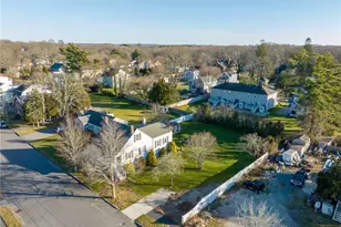 38 Collins St, Bristol, RI 02809 - Photo 4