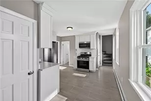 55 Warren St, Providence, RI 02907 - Photo 16