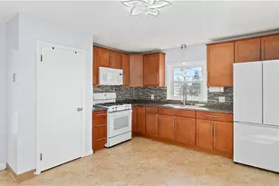 318 Princess Ave, Cranston, RI 02920 - Photo 8