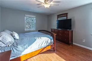 351 New London Ave, Warwick, RI 02886 - Photo 12