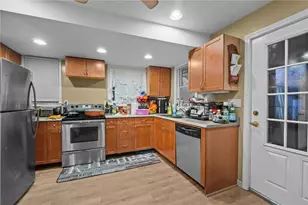 38 Pender Ave, Warwick, RI 02889 - Photo 14