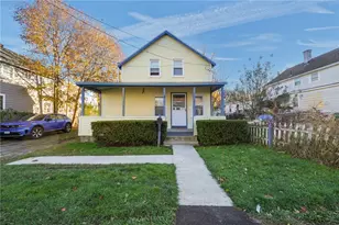 38 Pender Ave, Warwick, RI 02889 - Photo 2