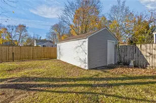 19 Curtis St, Warwick, RI 02889 - Photo 8