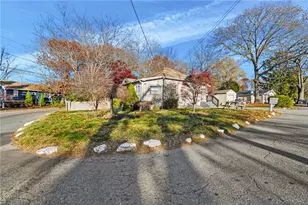 86 Glen Dr, Warwick, RI 02889 - Photo 2