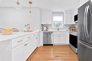 41 Drake Rd, Warwick, RI 02888 - Photo 4