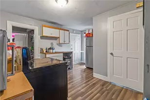 18 Winsor St, Providence, RI 02908 - Photo 8