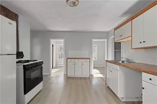 18 Winsor St, Providence, RI 02908 - Photo 16