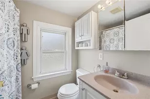 107 Glenwood Dr, Warwick, RI 02889 - Photo 14