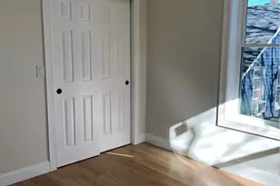 136 Houston St, Providence, RI 02905 - Photo 8