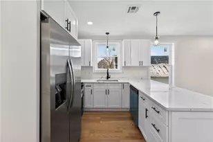 136 Houston St, Providence, RI 02905 - Photo 20