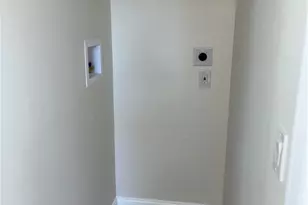 136 Houston St, Providence, RI 02905 - Photo 12