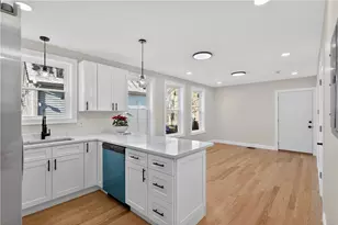 136 Houston St, Providence, RI 02905 - Photo 4