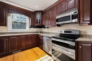 107 Old Beach Rd, Newport, RI 02840 - Photo 10