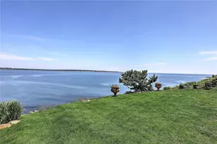 727 Boston Neck Rd, Narragansett, RI 02882 - Photo 10