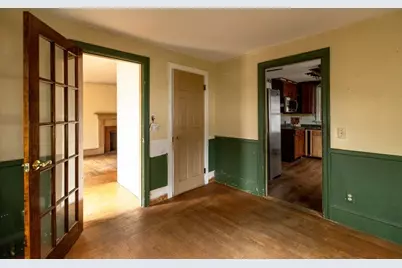 46 Roslyn Avenue, Cranston, RI 02910 - Photo 6