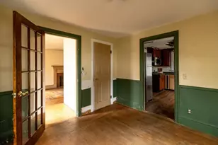 46 Roslyn Ave, Cranston, RI 02910 - Photo 6