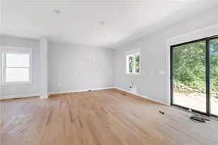 37 Whittier Dr, South Kingstown, RI 02879 - Photo 8