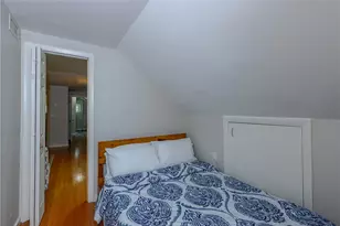 22 Carroll Ave, Newport, RI 02840 - Photo 16