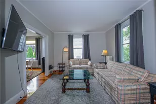 22 Carroll Ave, Newport, RI 02840 - Photo 4