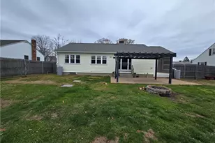 25 Winslow St, East Providence, RI 02915 - Photo 24