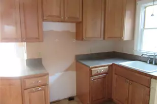 589 Gaskill St, Woonsocket, RI 02895 - Photo 8