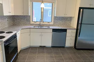 68 Locust St, Providence, RI 02906 - Photo 6