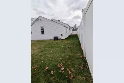 47 Chester Avenue, Cranston, RI 02920 - Photo 2