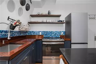 35 Pelham St, Newport, RI 02840 - Photo 4