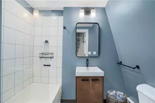 35 Pelham St, Newport, RI 02840 - Photo 12