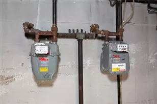 638 Pontiac Ave, Cranston, RI 02910 - Photo 24