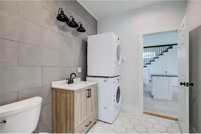 556 East Main Road Road, Middletown, RI 02842 - Photo 10