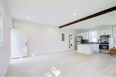 556 East Main Road Road, Middletown, RI 02842 - Photo 2