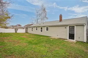 34 Buckley Ave, West Warwick, RI 02893 - Photo 4