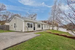 34 Buckley Ave, West Warwick, RI 02893 - Photo 2