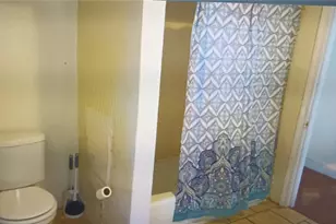 654 Cranston St, Providence, RI 02907 - Photo 16