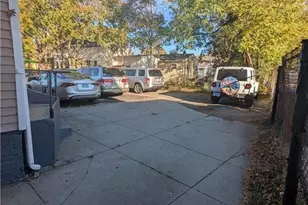 654 Cranston St, Providence, RI 02907 - Photo 24